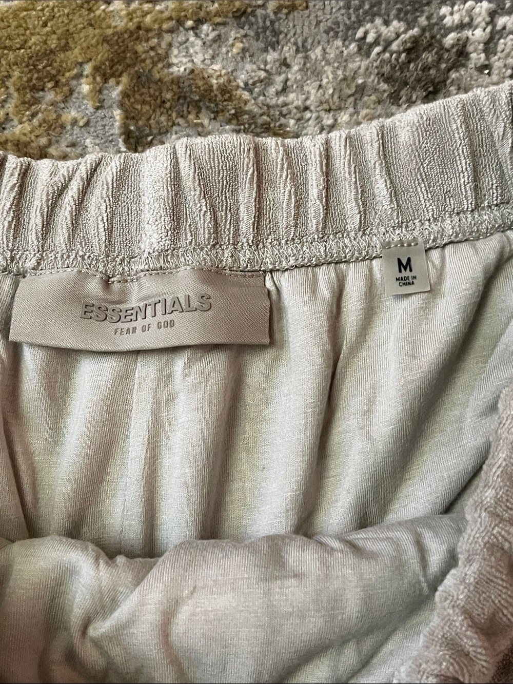 Essentials Men’s Plush Velour Lounge Pants in Light Grey size medium - Picture 2 of 4